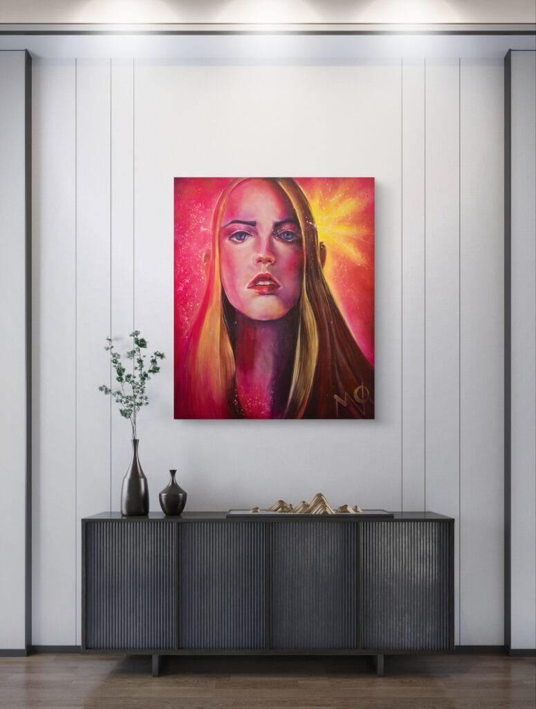 Portrait féminin lumineux sur fond rouge et jaune